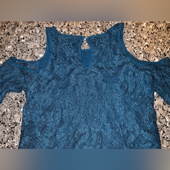 Hollister Deep Ocean Navy Lacey Cold/Exposed Shoulders Blouse - Picture 6 of 7